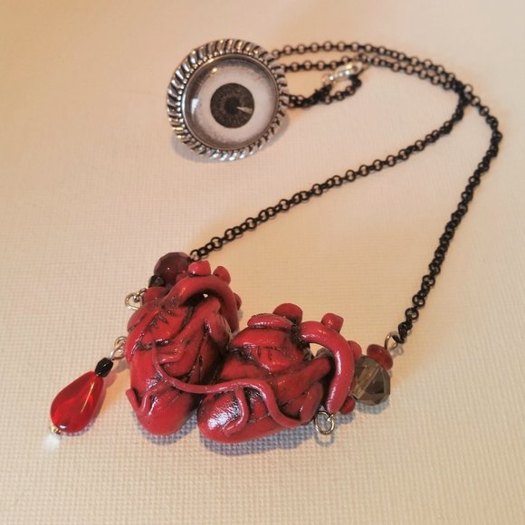HANDMADE Flesh and blood siamese hearts necklace - Picture 4 of 5